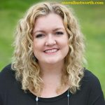 Colleen Hoover Net Worth 2022-Biography, Age, Height, Husband, House